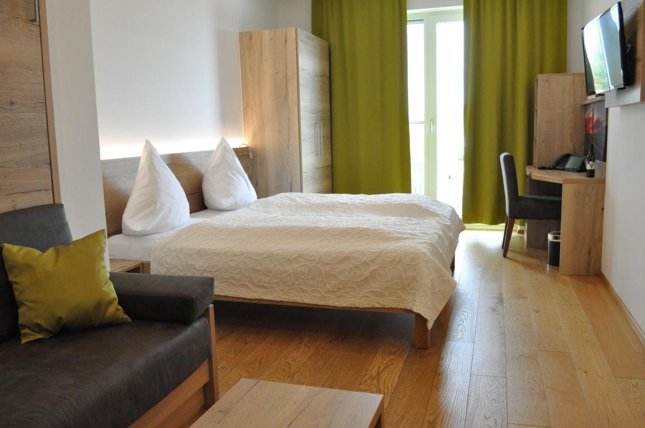 Seehotel Herlinde Podersdorf am See Exterior photo